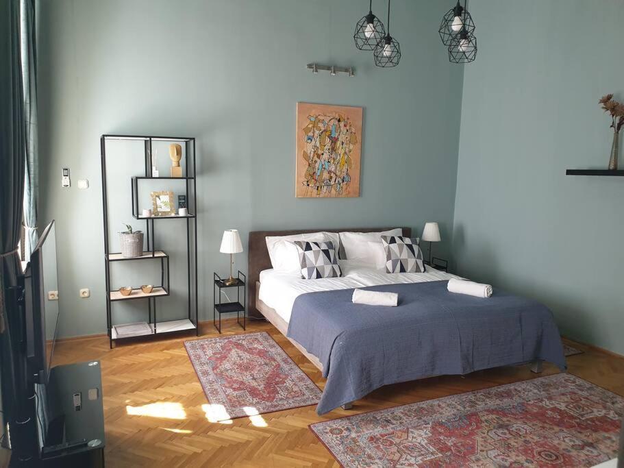 Astoria Downtown Apartment